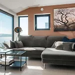 4 Bedroom Gorgeous In Holiday home