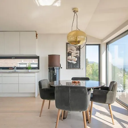 4 Bedroom In