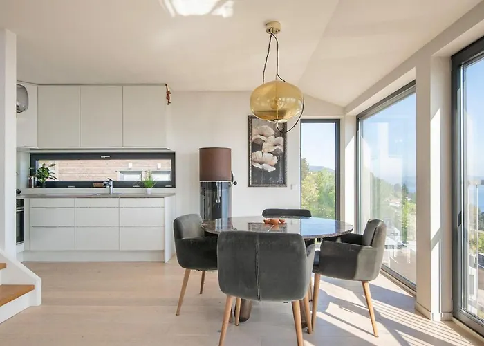 4 Bedroom Gorgeous In