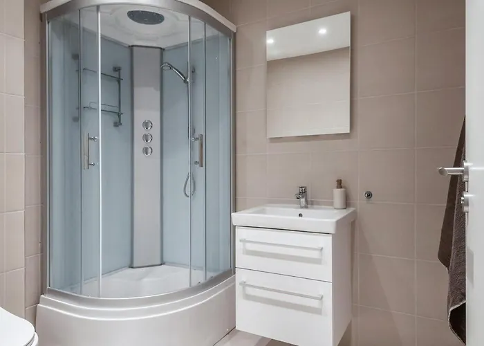 4 Bedroom Gorgeous In Nyaraló Sætre