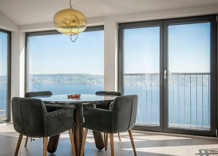 4 Bedroom Gorgeous In * Sætre