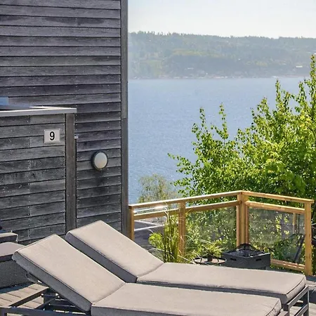 4 Bedroom Gorgeous In Hébergement de vacances *